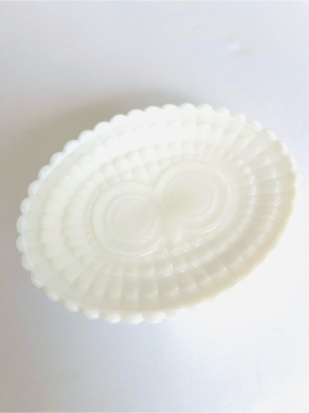 Vintage Owl Pedastal Soap Dish White Hobnail Glass Oval Decorative Whimsical